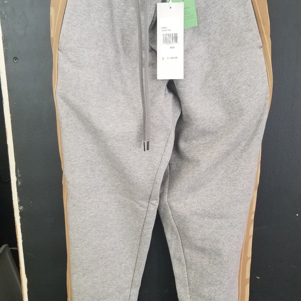Sweatpants - Picture 6 of 9